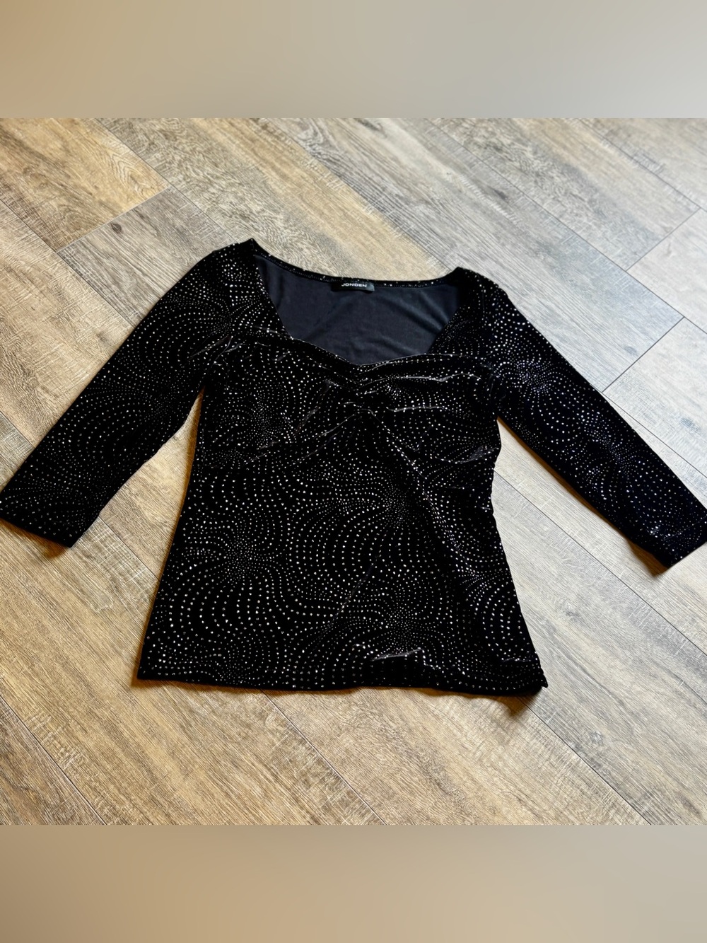 Black Velvet Rhinestone Swirl Sweetheart Neck 3/4 Sleeve Stretch Top Women’s M/L
